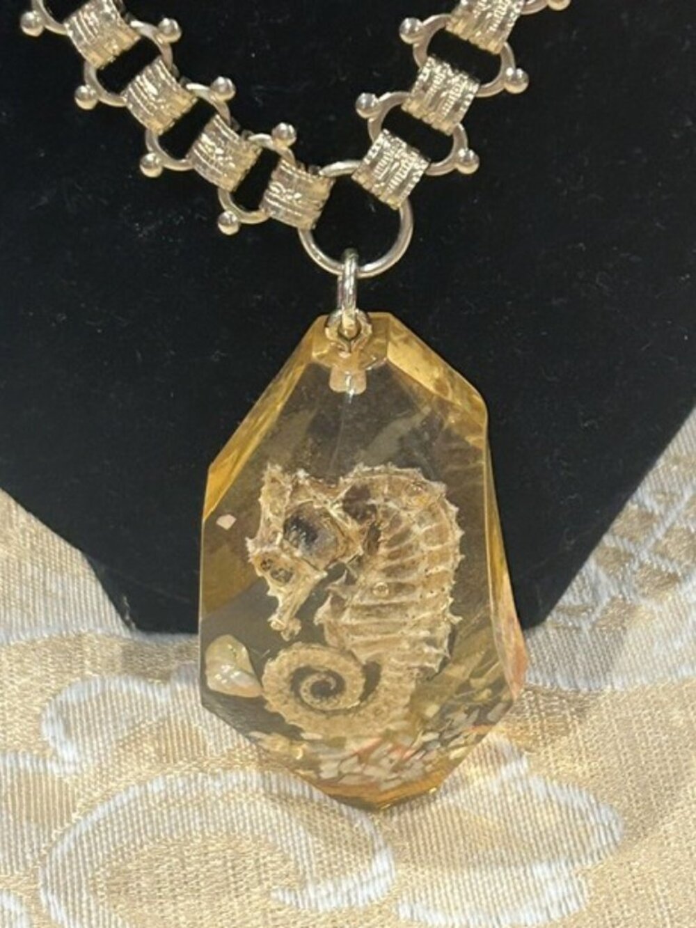 🏖️SARAH COV Seahorse Amber Resin Gold Pendant NECKLACE